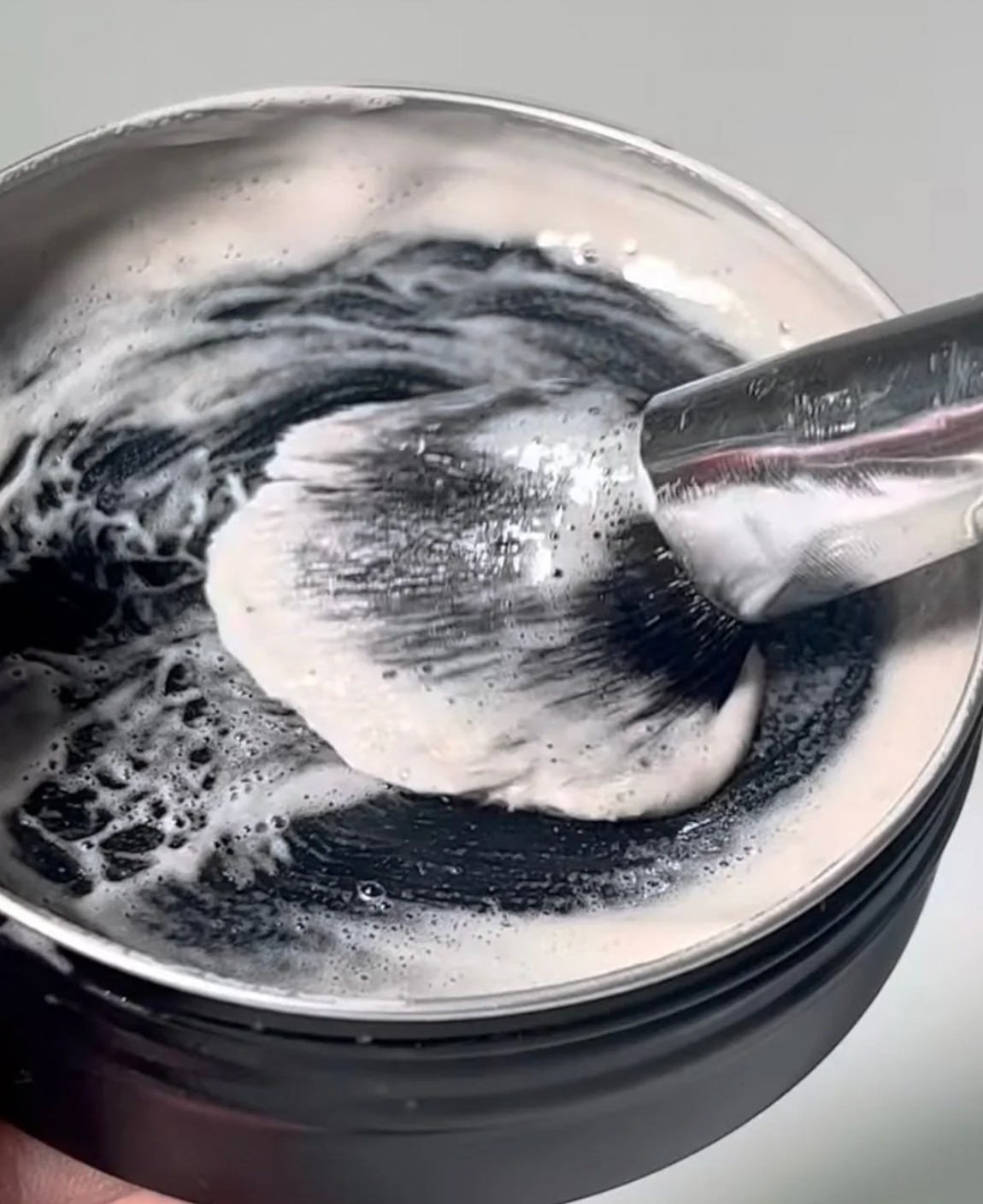 MU x ISOCLEAN Carbon Makeup Brush Soap